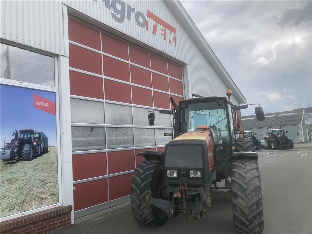 Traktor typu Valtra 8150 HiTech God gammel traver, Gebrauchtmaschine v Hobro (Obrázok 1)