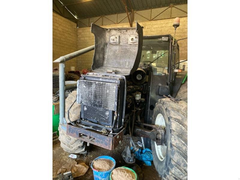 Traktor tip Valtra 8400, Gebrauchtmaschine in CHAUMONT (Poză 1)