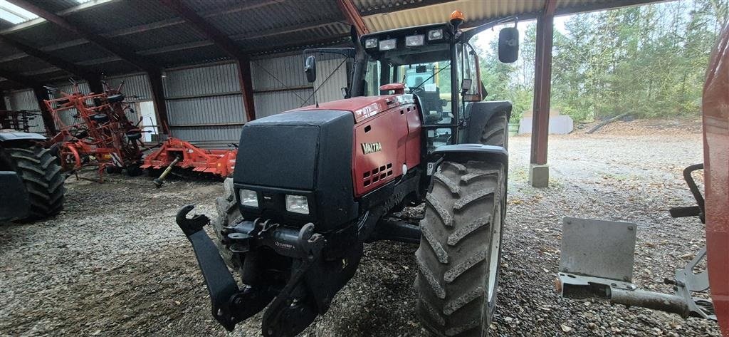 Traktor of the type Valtra 8550, Gebrauchtmaschine in Ringkøbing (Picture 2)