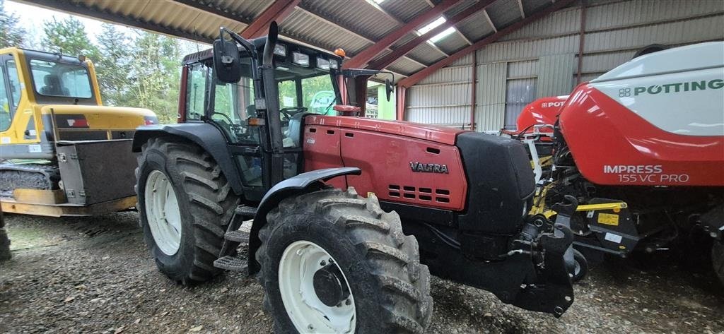 Traktor of the type Valtra 8550, Gebrauchtmaschine in Ringkøbing (Picture 3)