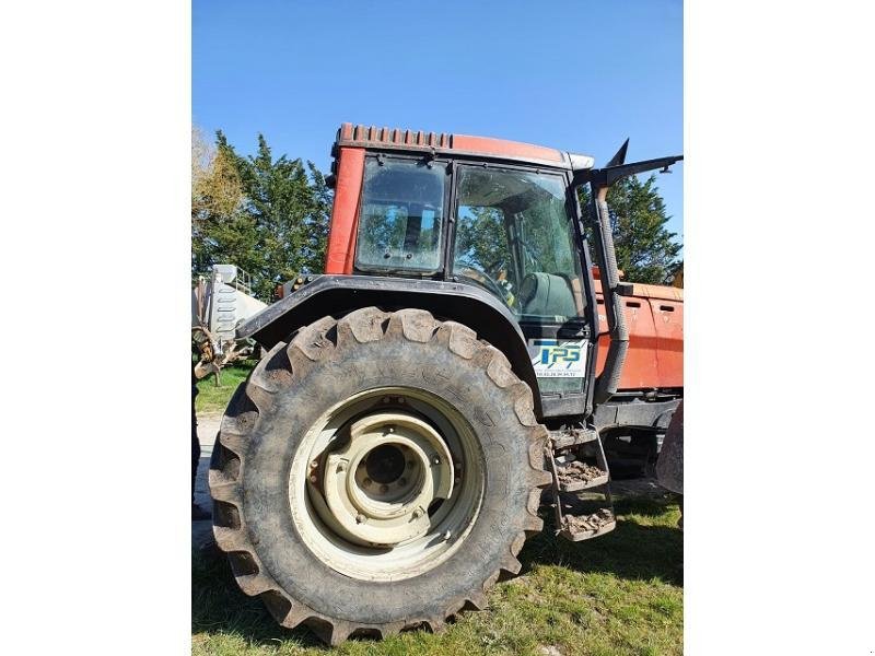 Traktor del tipo Valtra 8550, Gebrauchtmaschine In PITHIVIERS Cedex (Immagine 4)