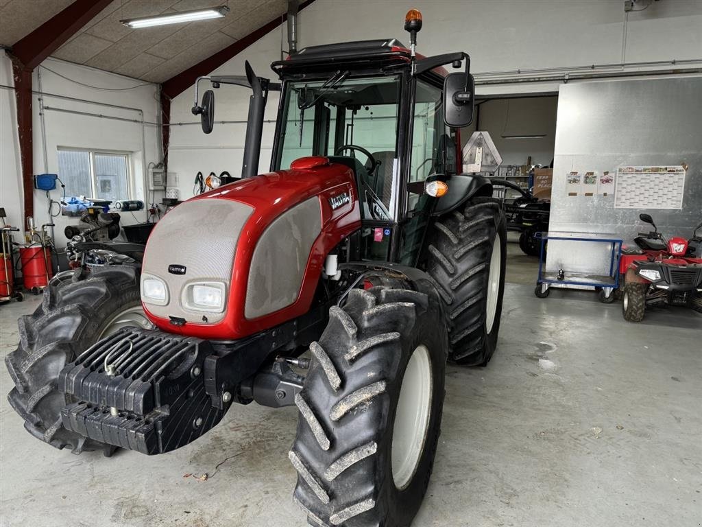 Traktor des Typs Valtra 95, Gebrauchtmaschine in Hadsten (Bild 2)