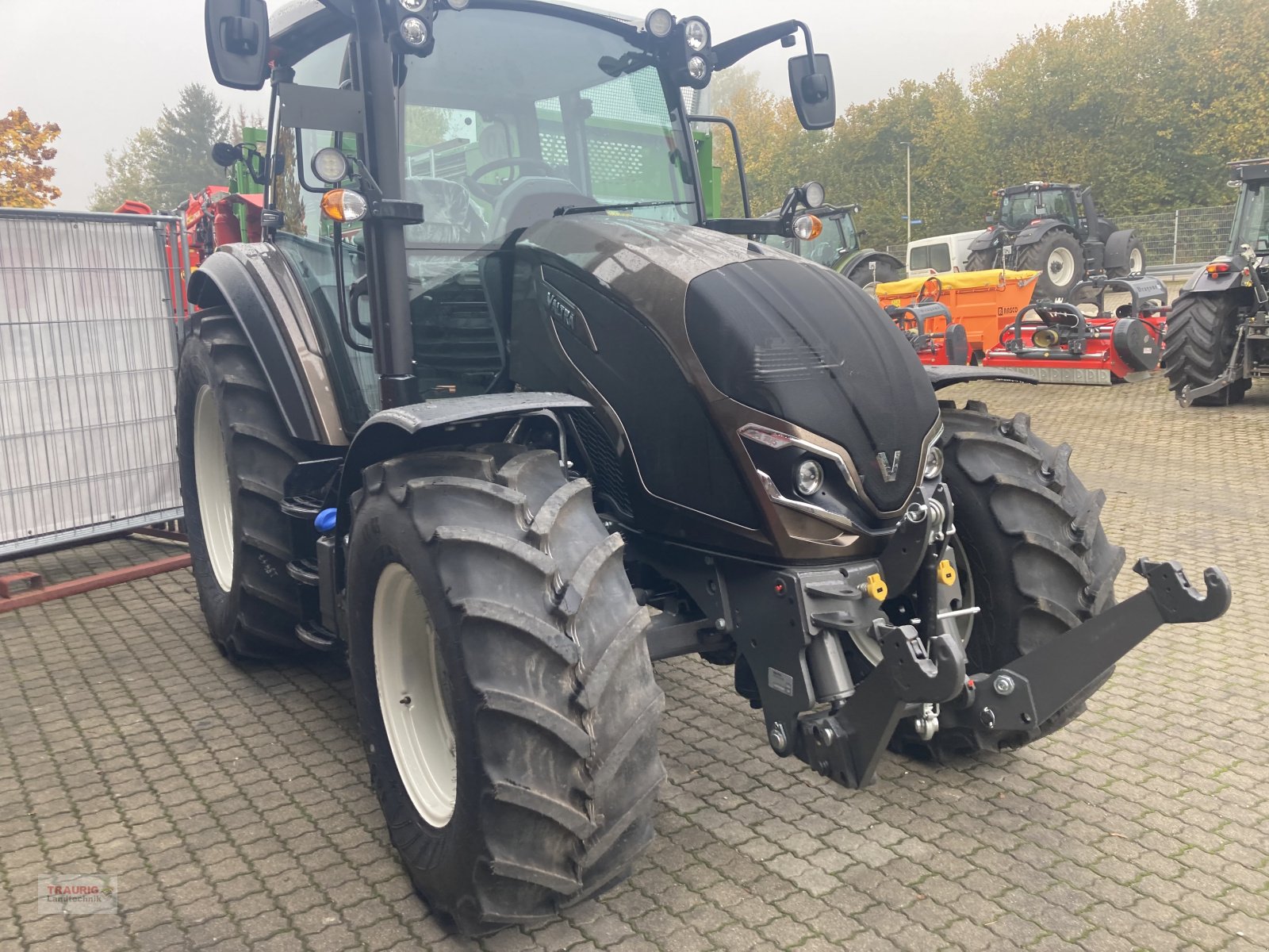 Traktor a típus Valtra A 105 H5 m. FKH, Neumaschine ekkor: Mainburg/Wambach (Kép 1)