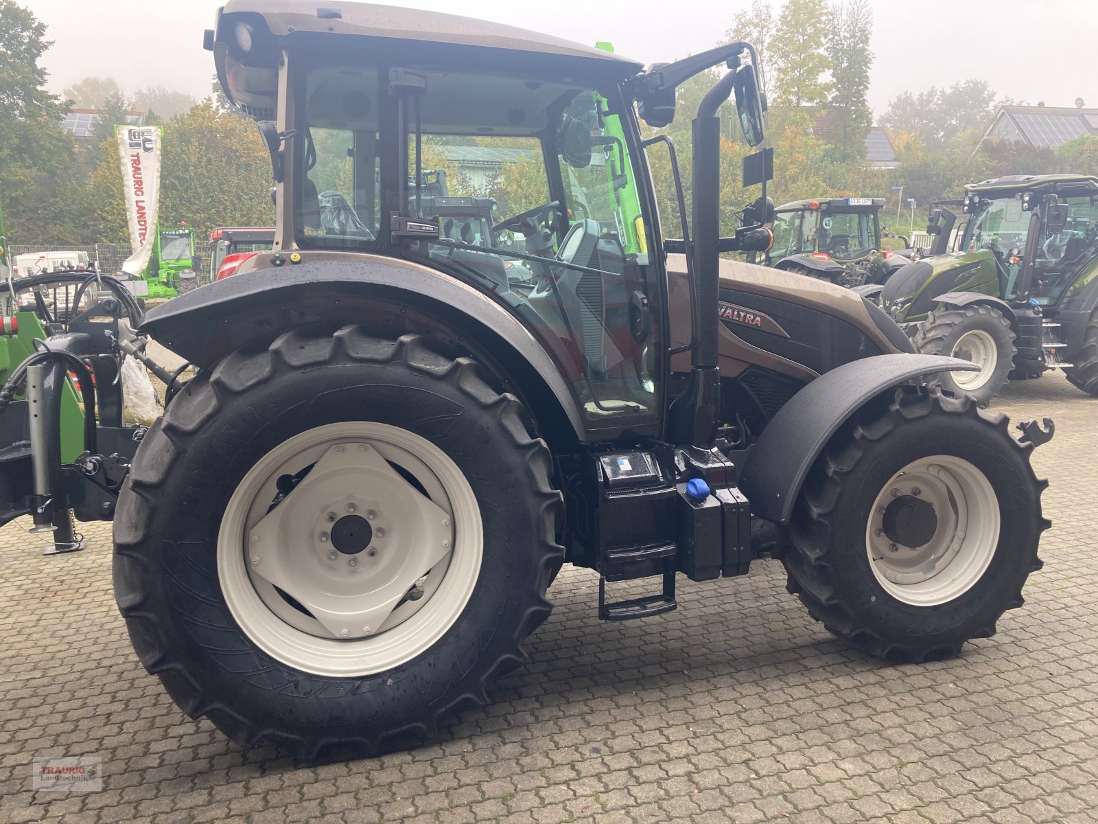 Traktor του τύπου Valtra A 105 H5 m. FKH, Neumaschine σε Mainburg/Wambach (Φωτογραφία 3)