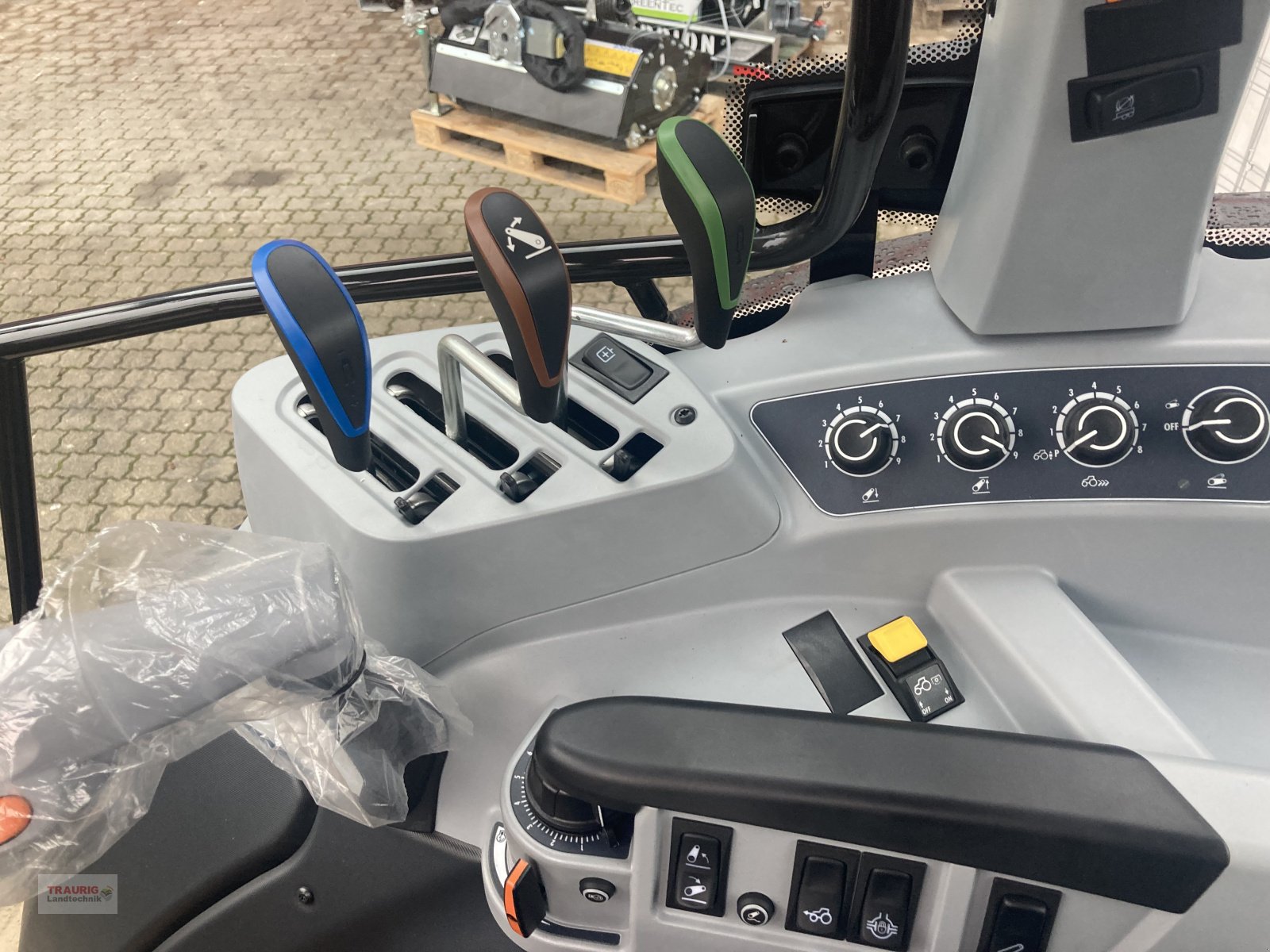 Traktor del tipo Valtra A 105 H5 m. FKH, Neumaschine en Mainburg/Wambach (Imagen 9)