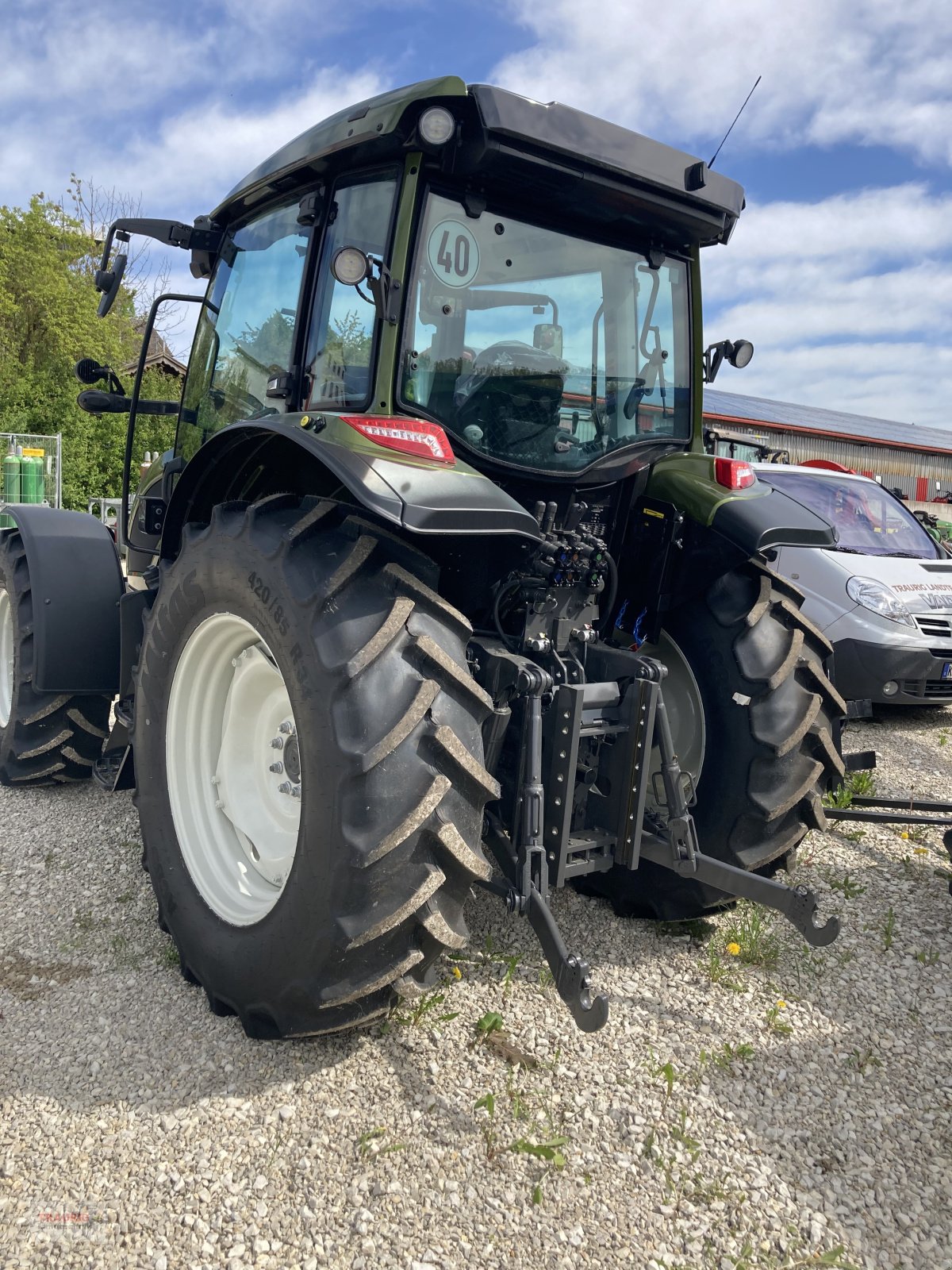 Traktor van het type Valtra A 105 H5, Neumaschine in Mainburg/Wambach (Foto 5)