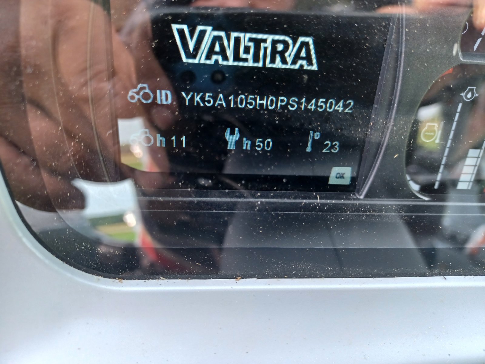 Traktor des Typs Valtra A 105 MH 4, Neumaschine in Uffenheim (Bild 7)