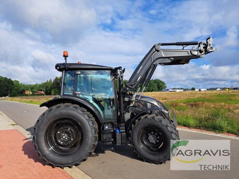 Traktor des Typs Valtra A 105 MH4 2B0 HITECH, Gebrauchtmaschine in Schneverdingen (Bild 3)