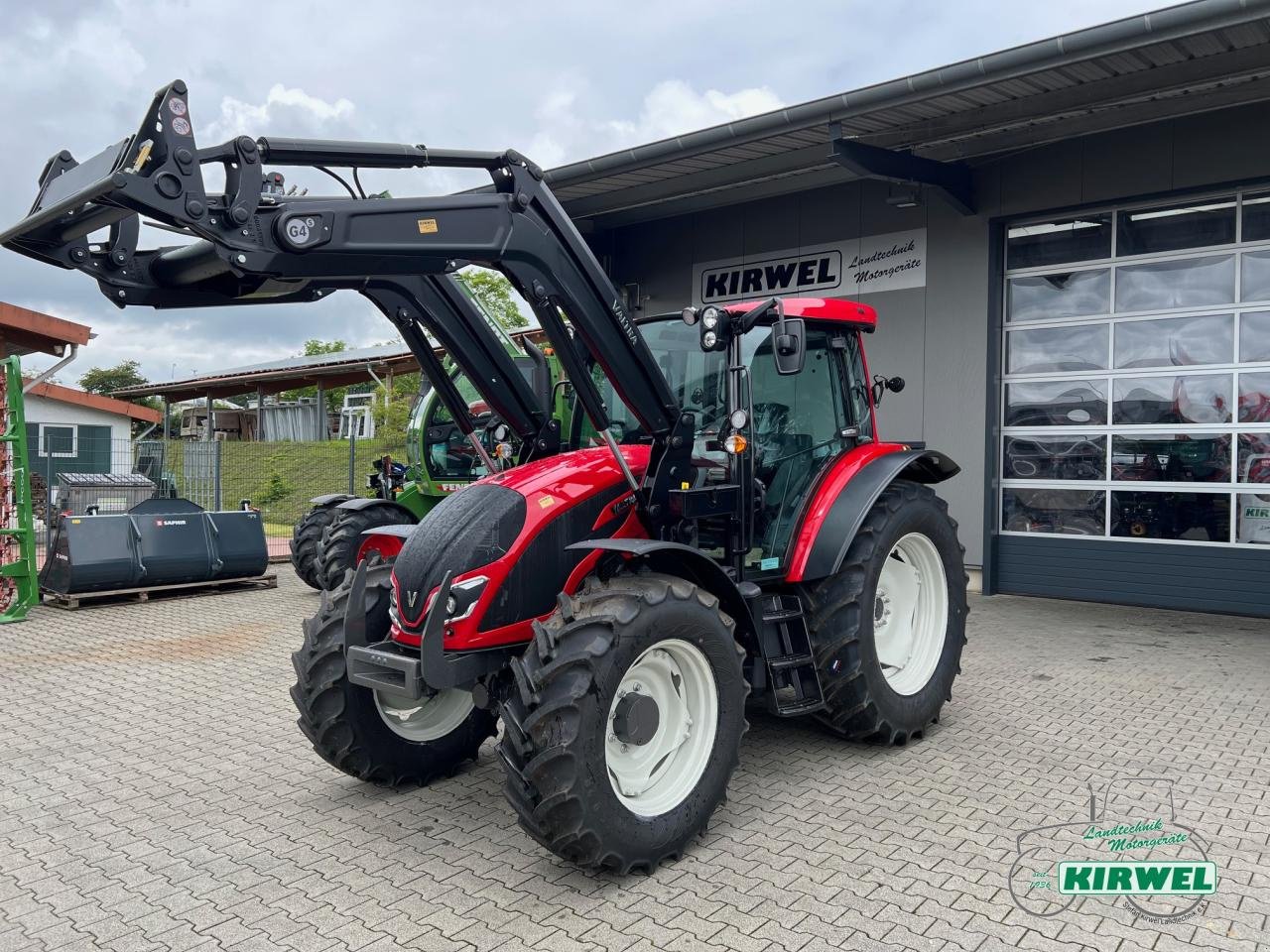 Traktor del tipo Valtra A 105, Neumaschine en Blankenheim (Imagen 4)