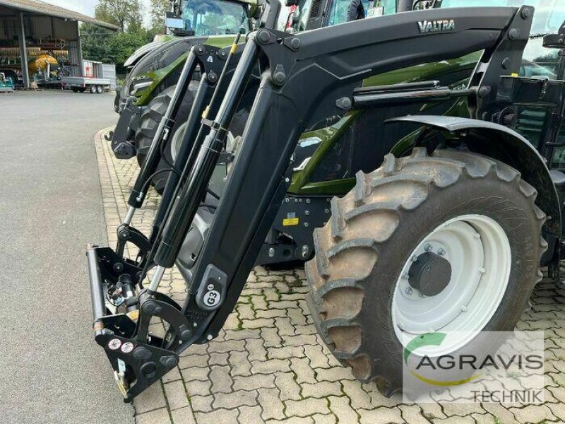 Traktor typu Valtra A 115 MH4 2B0 HITECH, Gebrauchtmaschine v Meschede-Remblinghausen (Obrázok 6)