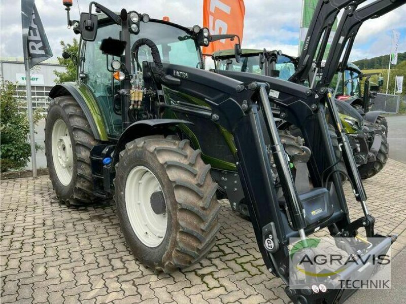 Traktor du type Valtra A 115 MH4 2B0 HITECH, Gebrauchtmaschine en Meschede-Remblinghausen (Photo 2)