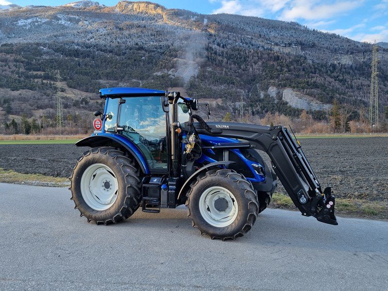 Traktor del tipo Valtra A 115 Traktor, Ausstellungsmaschine In Chur (Immagine 1)