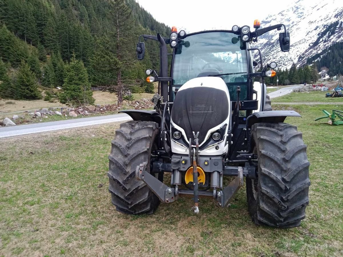 Traktor tip Valtra A 115, Gebrauchtmaschine in Burgkirchen (Poză 10)