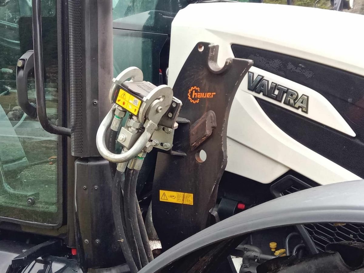 Traktor tip Valtra A 115, Gebrauchtmaschine in Burgkirchen (Poză 12)