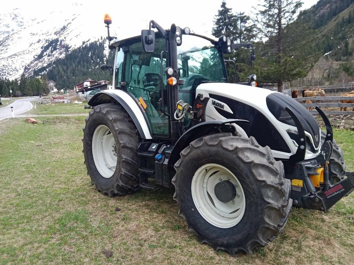 Traktor tip Valtra A 115, Gebrauchtmaschine in Burgkirchen (Poză 11)