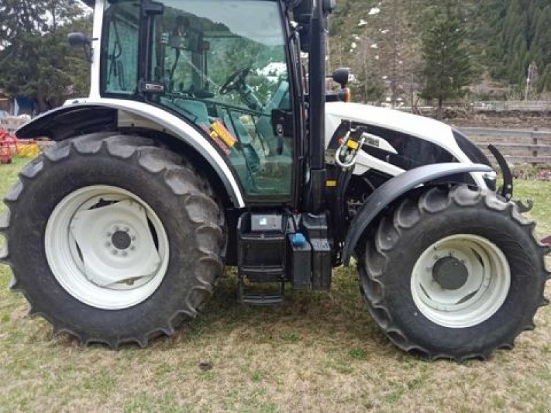 Traktor tip Valtra A 115, Gebrauchtmaschine in Burgkirchen (Poză 14)