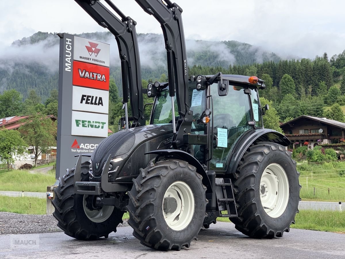 Traktor van het type Valtra A 115, Neumaschine in Eben (Foto 1)