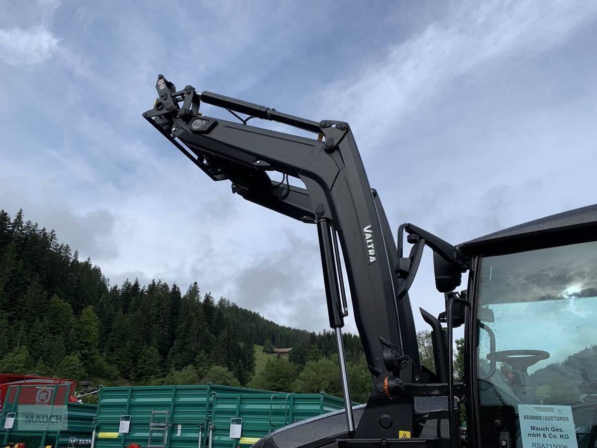 Traktor van het type Valtra A 115, Neumaschine in Eben (Foto 12)