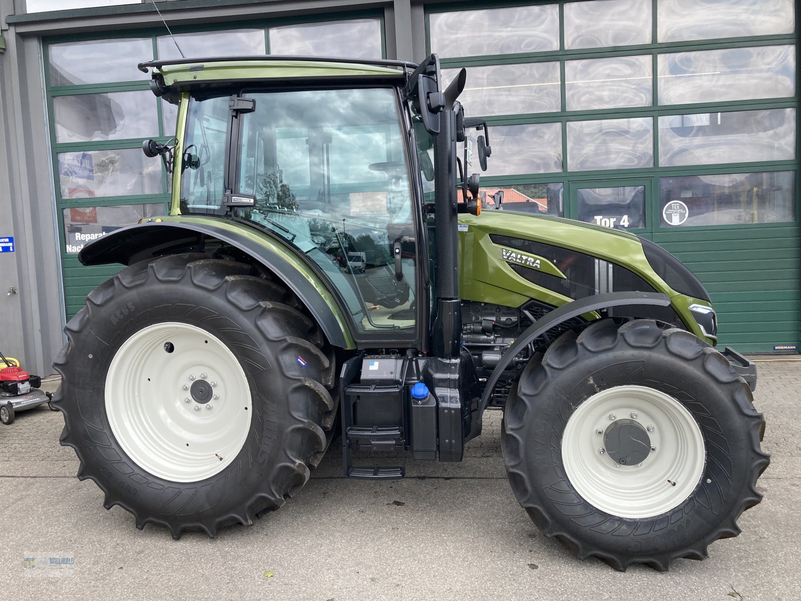 Traktor van het type Valtra A 115, Neumaschine in Wackersberg (Foto 3)