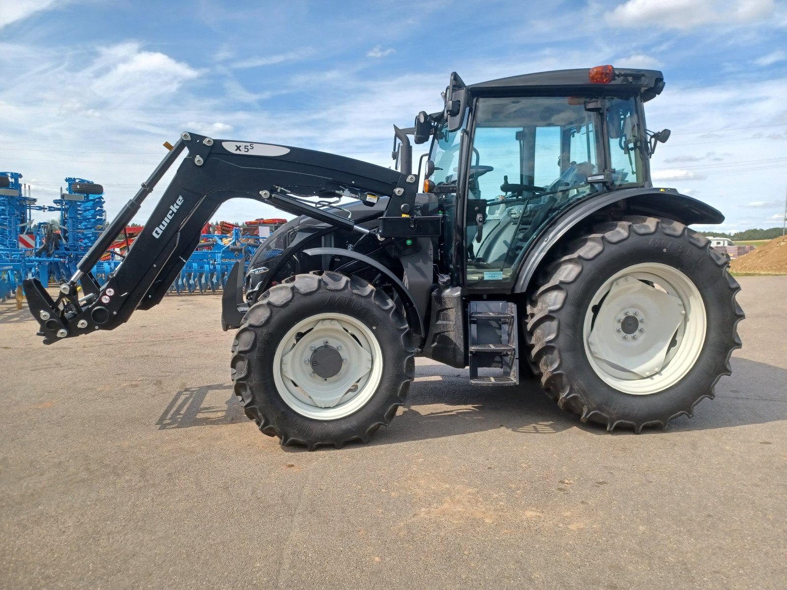 Traktor от тип Valtra A 115, Neumaschine в Uffenheim (Снимка 1)