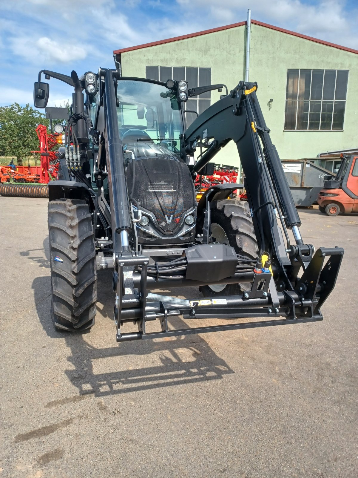 Traktor typu Valtra A 115, Neumaschine v Uffenheim (Obrázek 3)