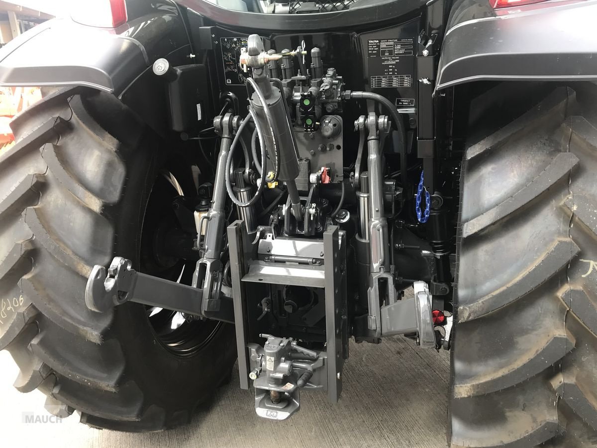 Traktor van het type Valtra A 115, Neumaschine in Burgkirchen (Foto 5)