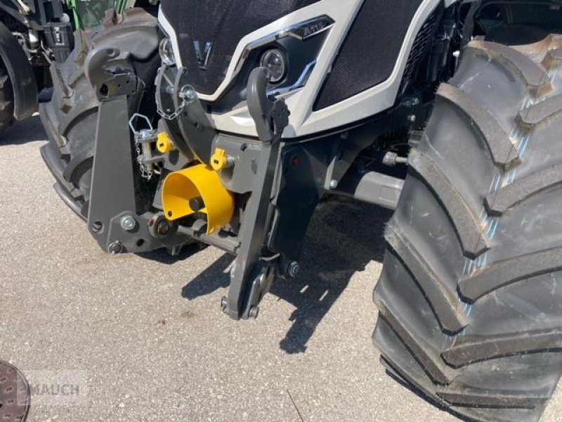 Traktor van het type Valtra A 115, Neumaschine in Burgkirchen (Foto 5)