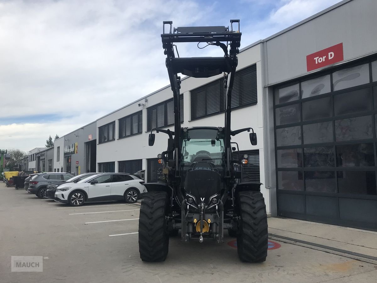 Traktor des Typs Valtra A 115, Vorführmaschine in Burgkirchen (Bild 3)