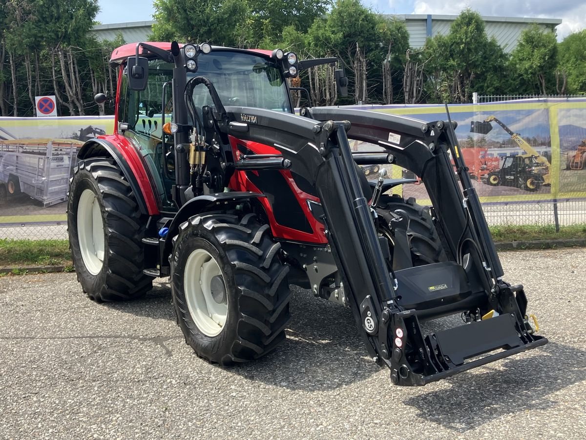 Traktor of the type Valtra A 134, Gebrauchtmaschine in Villach (Picture 1)