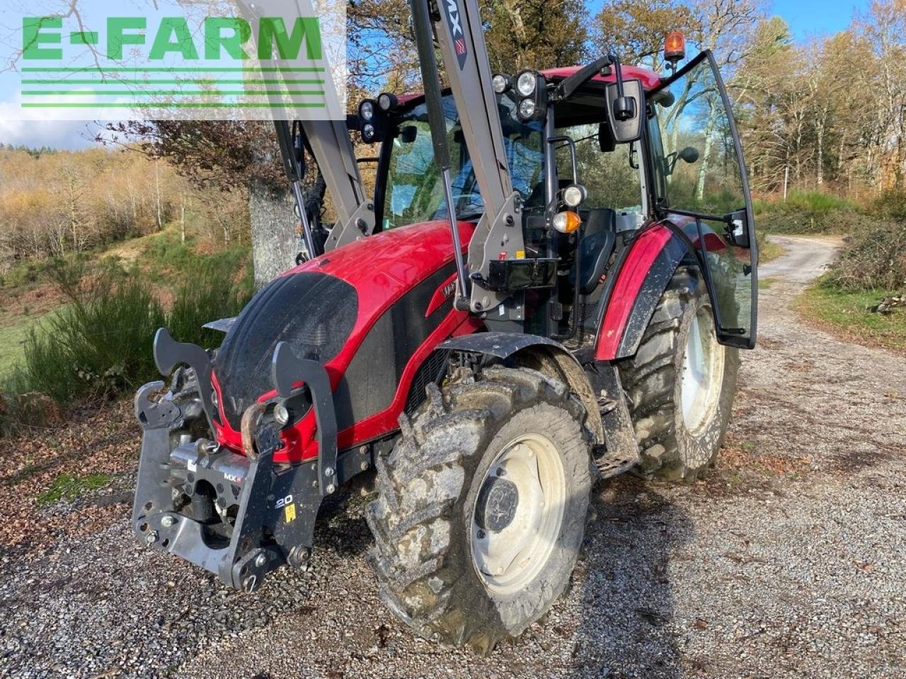 Traktor του τύπου Valtra a 74 + chargeur . boite rampantes ., Gebrauchtmaschine σε Ytrac (Φωτογραφία 3)