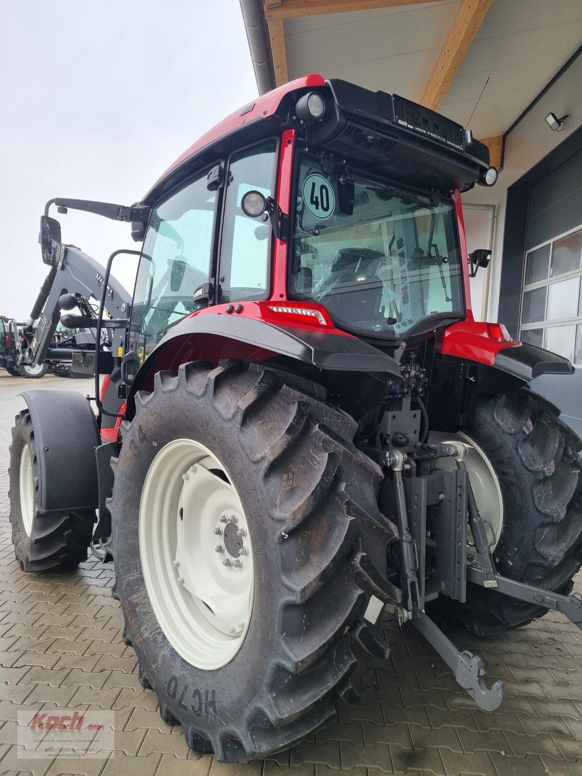 Traktor van het type Valtra A 75 H2 mit Frontlader, Neumaschine in Rain (Foto 4)