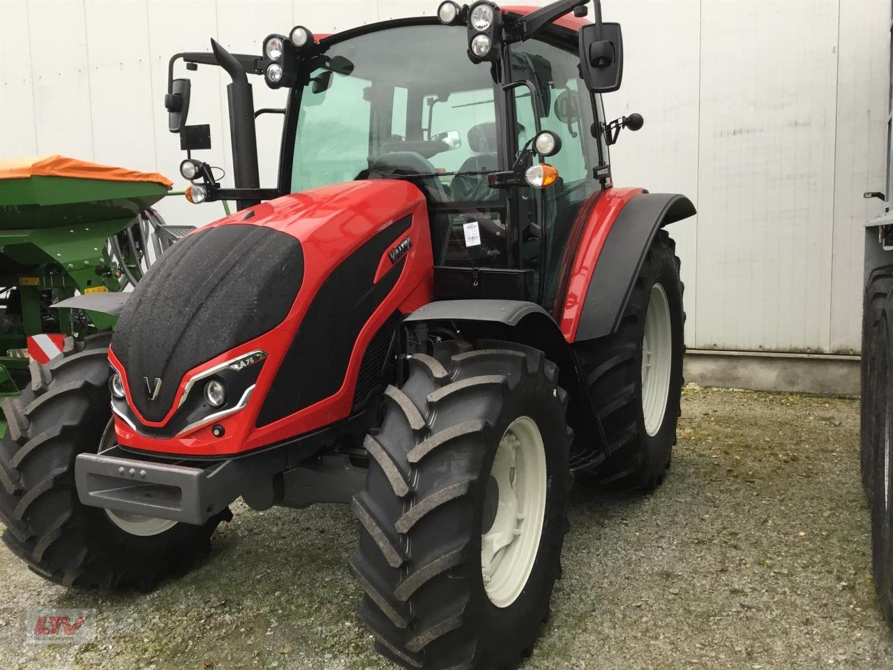 Traktor typu Valtra A 75 SH DLB (2A0), Neumaschine v Eggenfelden (Obrázek 3)