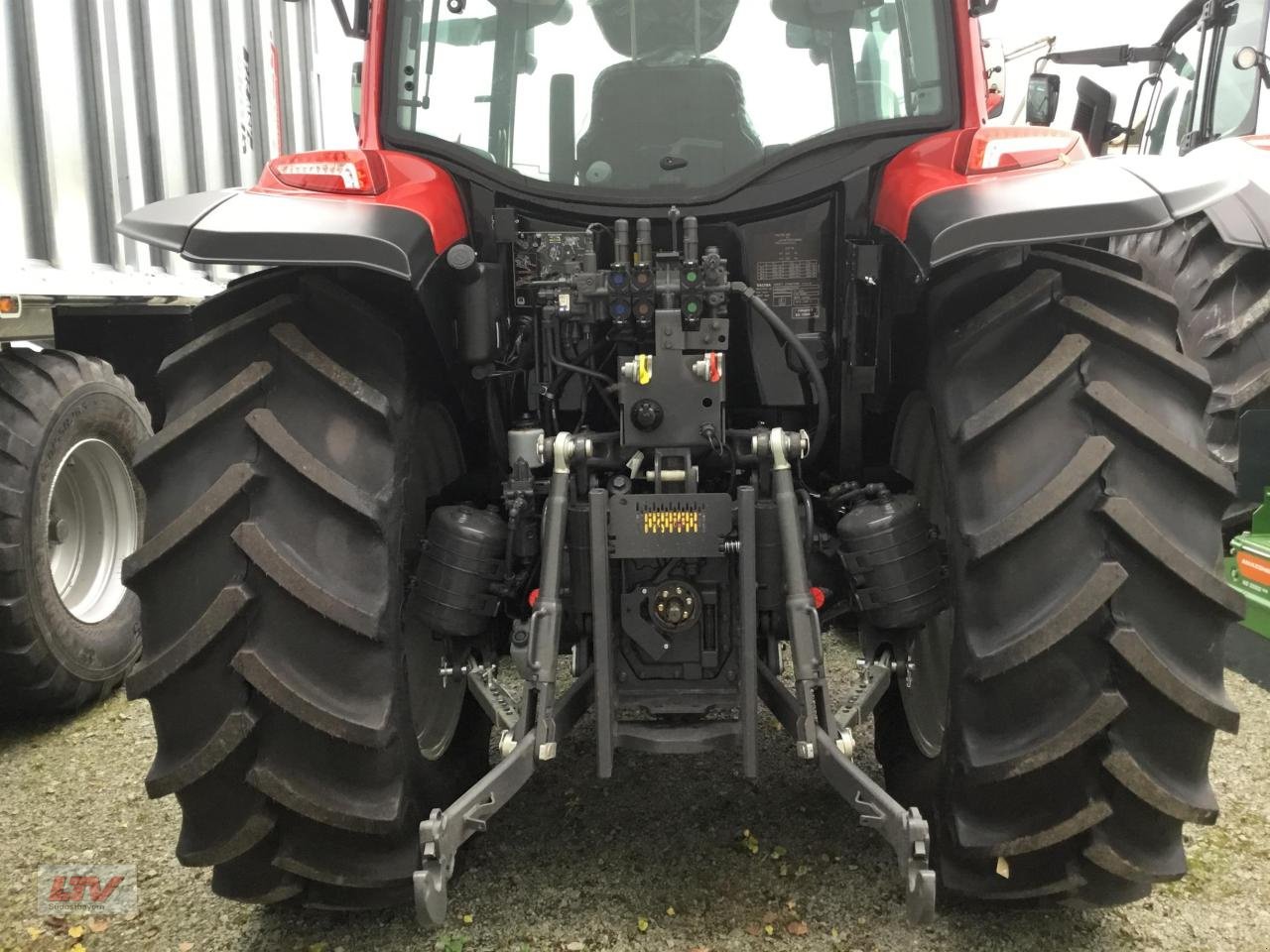 Traktor типа Valtra A 75 SH DLB (2A0), Neumaschine в Eggenfelden (Фотография 4)