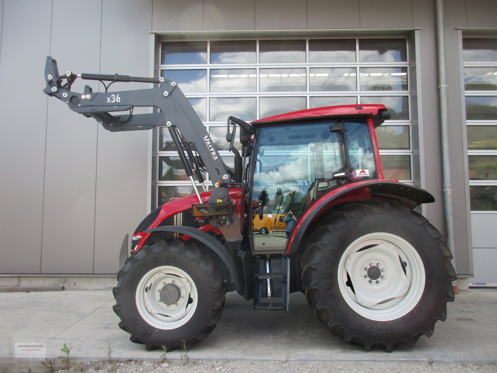 Traktor tipa Valtra A 75, Neumaschine u Tapfheim (Slika 2)