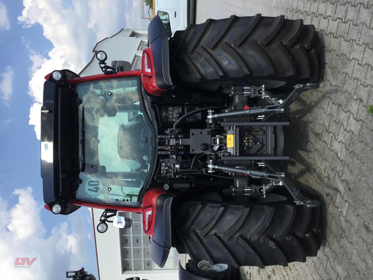 Traktor van het type Valtra A 85 SH FL, Neumaschine in Eggenfelden (Foto 7)