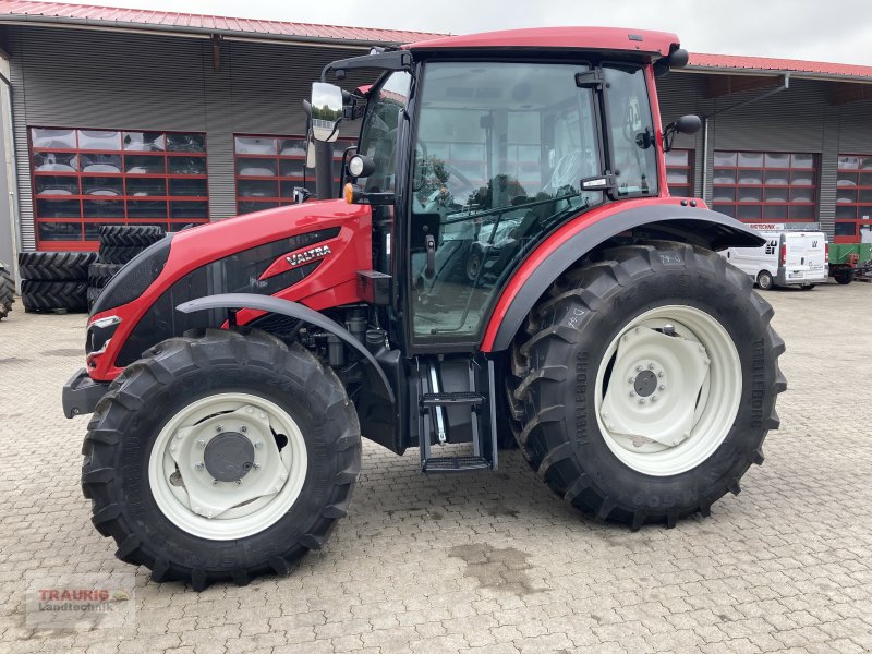 Traktor типа Valtra A 85, Neumaschine в Mainburg/Wambach