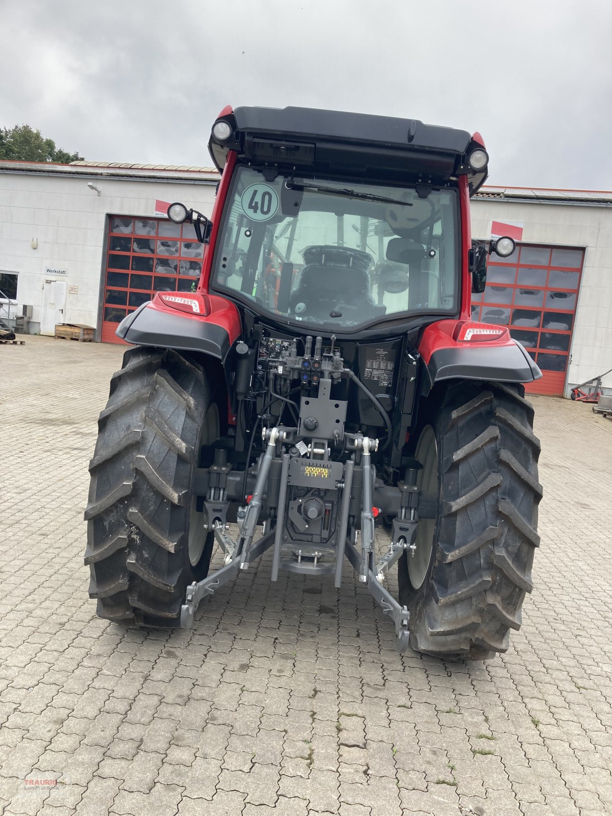 Traktor of the type Valtra A 85, Neumaschine in Mainburg/Wambach (Picture 5)