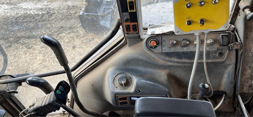 Traktor del tipo Valtra A 93, Gebrauchtmaschine en DOMFRONT (Imagen 6)