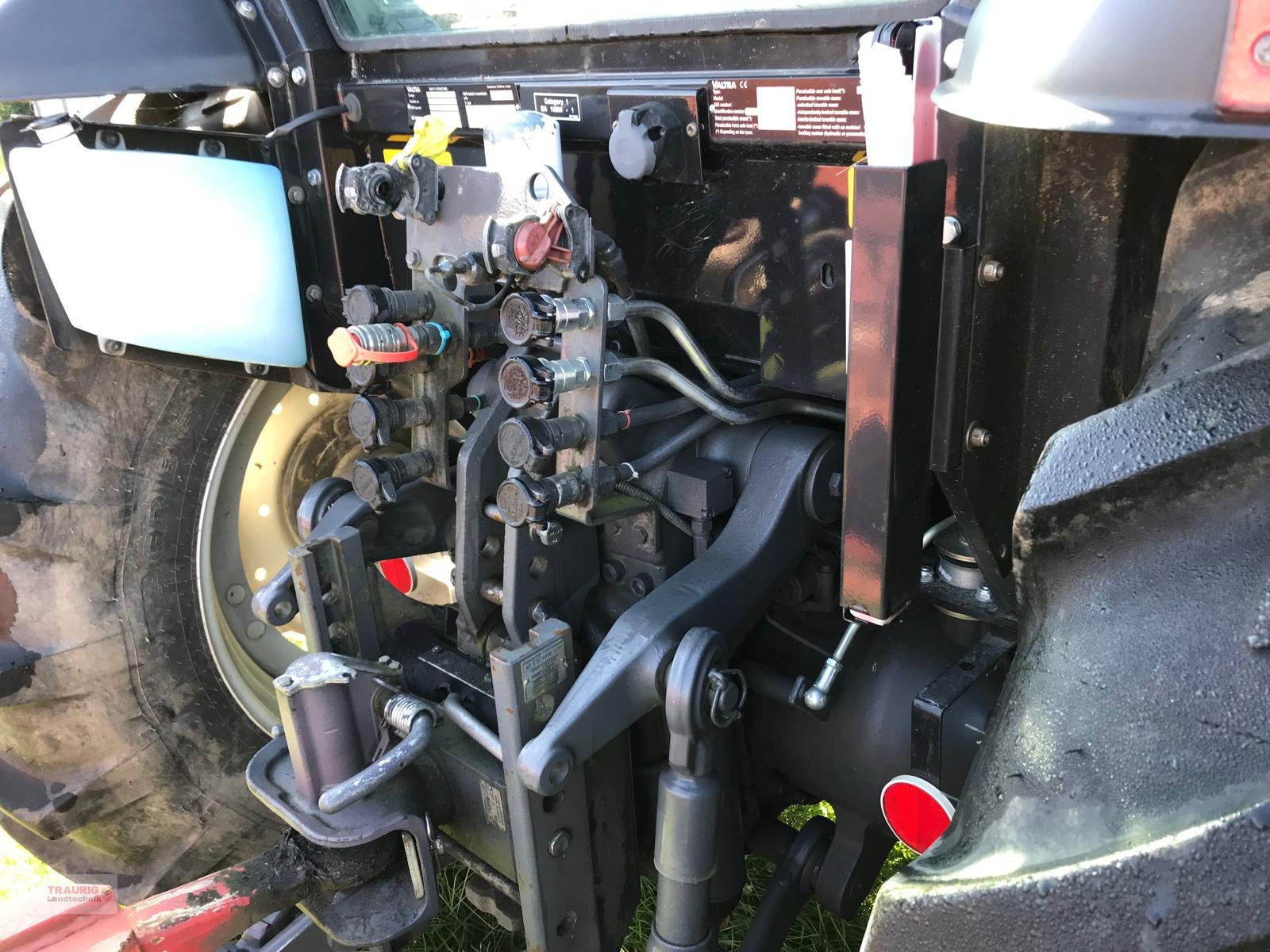 Traktor du type Valtra A 93H mit Frontlader, Gebrauchtmaschine en Mainburg/Wambach (Photo 5)