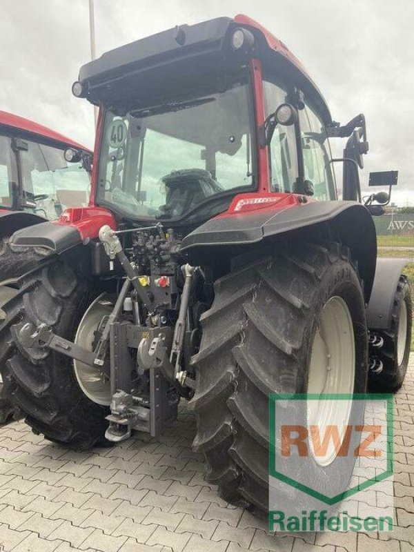 Traktor des Typs Valtra A 95 Schlepper, Ausstellungsmaschine in Mutterstadt (Bild 3)