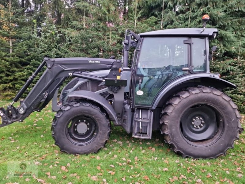 Traktor des Typs Valtra A104 F2H, Gebrauchtmaschine in Barßel Harkebrügge (Bild 1)