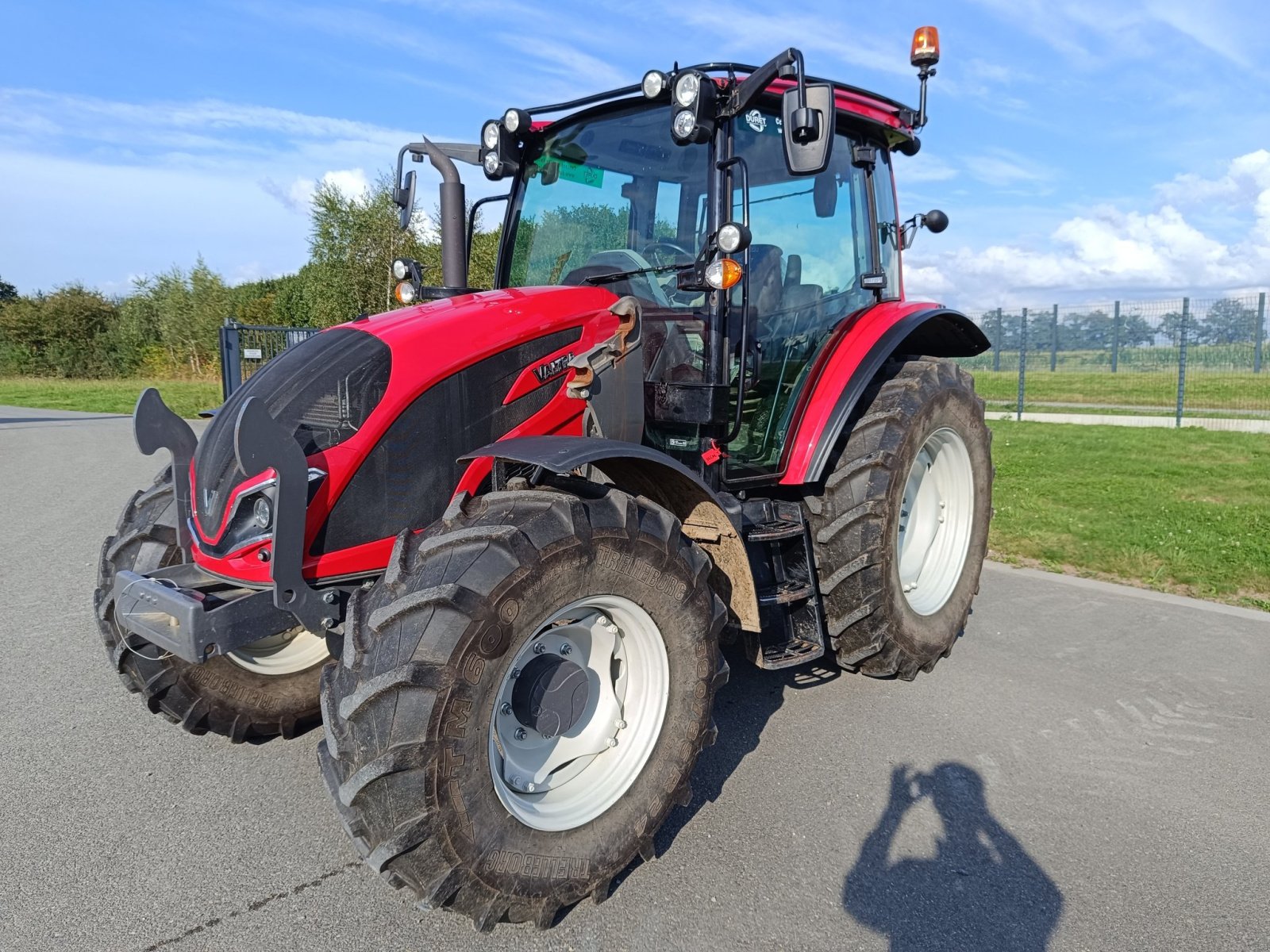 Traktor del tipo Valtra A105 GL, Gebrauchtmaschine In Le Horps (Immagine 1)