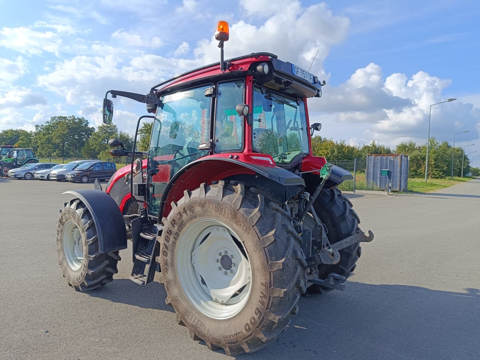 Traktor des Typs Valtra A105 GL, Gebrauchtmaschine in Le Horps (Bild 2)