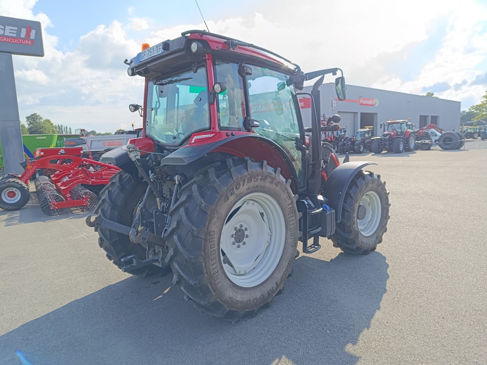 Traktor van het type Valtra A105 GL, Gebrauchtmaschine in Le Horps (Foto 2)