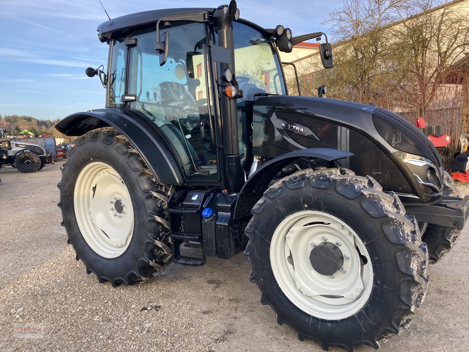 Traktor van het type Valtra A105 H4, Neumaschine in Mainburg/Wambach (Foto 13)