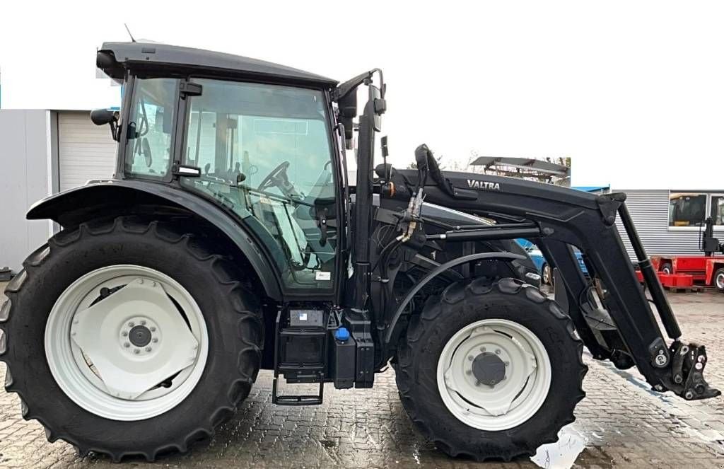 Traktor des Typs Valtra A105 Mh4, 2021, 900 uur, voorlader, luchtremmen!, Gebrauchtmaschine in Marknesse (Bild 5)