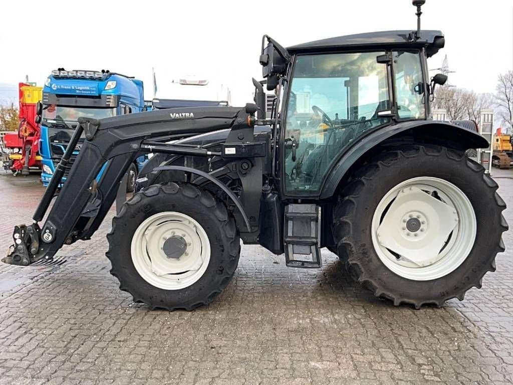 Traktor des Typs Valtra A105 Mh4, 2021, 900 uur, voorlader, luchtremmen!, Gebrauchtmaschine in Marknesse (Bild 10)