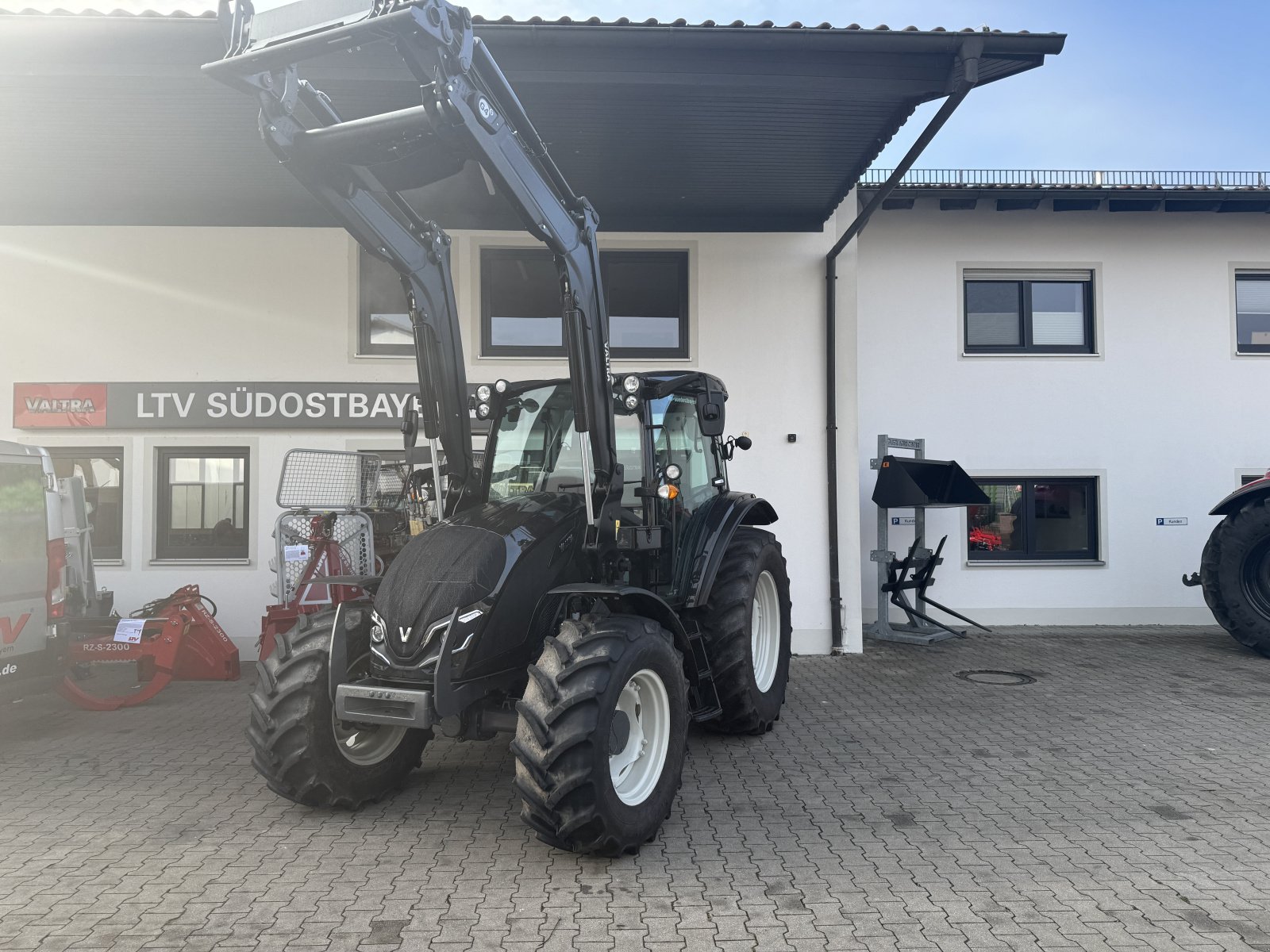 Traktor tipa Valtra A105, Gebrauchtmaschine u Deggendorf (Slika 1)