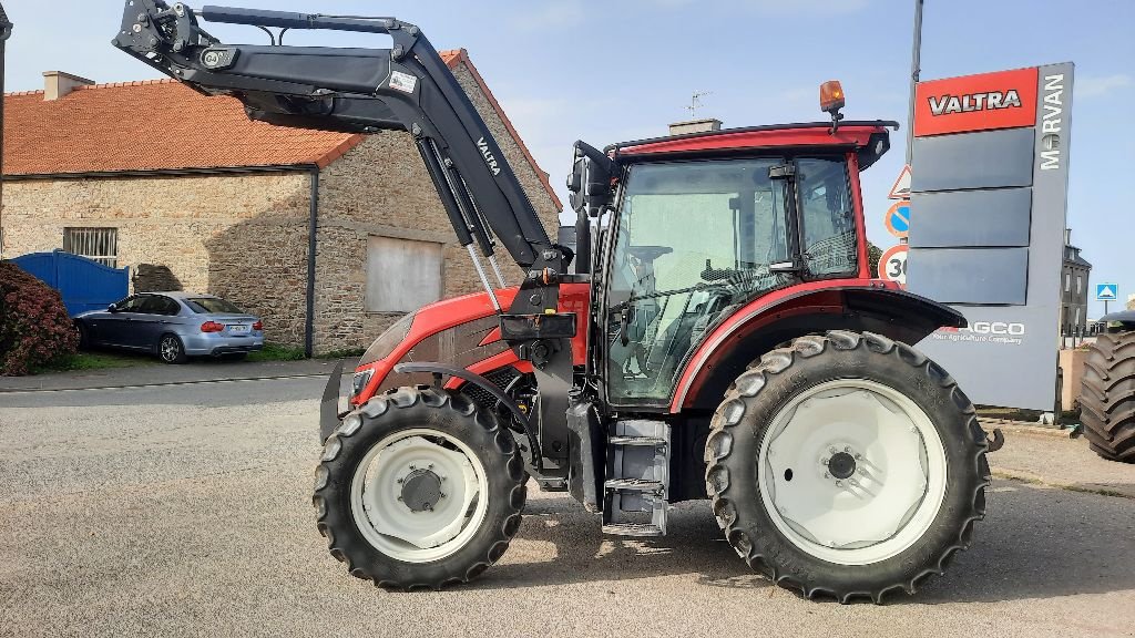 Traktor del tipo Valtra A114MH4, Gebrauchtmaschine en PLOURIN-PLOUDALMEZEAU (Imagen 1)