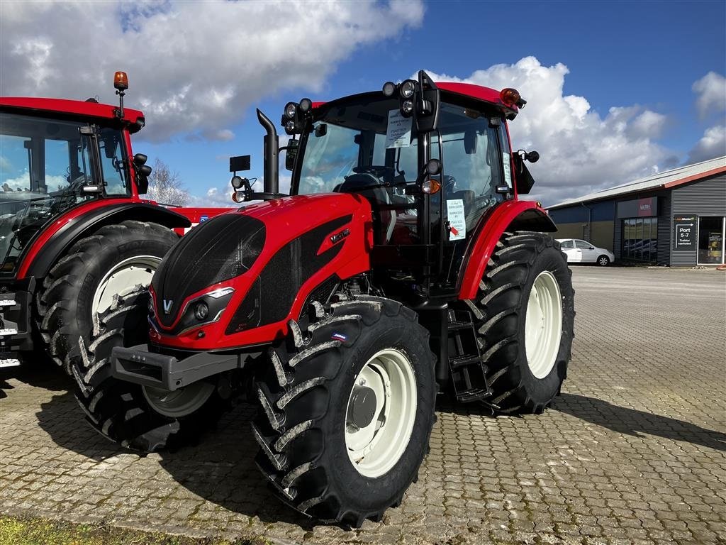 Traktor типа Valtra A115 H4, Gebrauchtmaschine в Høng (Фотография 5)